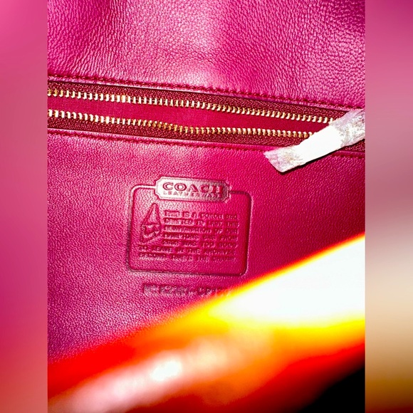 Coach Hamptons Bag - Picture 8 of 15